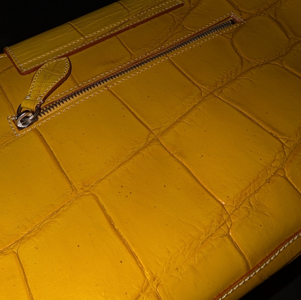 Dooney & Bourke Ring Flap Italian Made Croc Embossed Shoulder Bag Vintage EUC - Picture 11 of 17